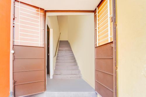 deluxe room super hotel o aarapalayam
