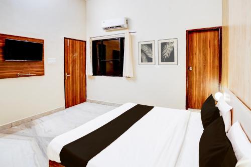 collection o the grand palace hotel and banquet