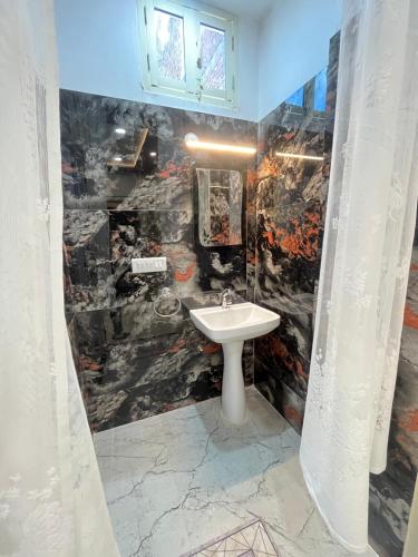 Hotel O Shiv Balaji Guest House,,4 star