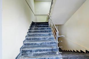 hotel srh luxury rooms near rail nilayam ncl