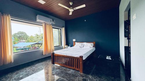 Lopez Paradise - Honnavar,,3 star