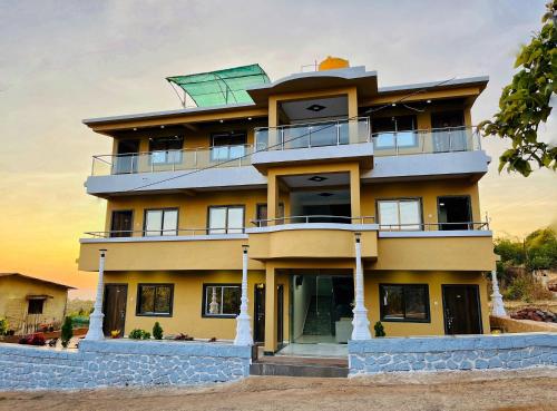 Hotel Kadam Palace,,3 star