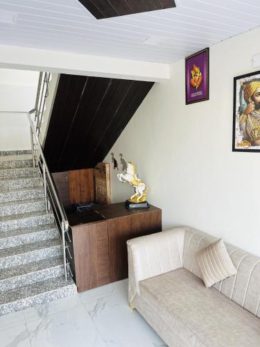 Hotel Kadam Palace,,3 star