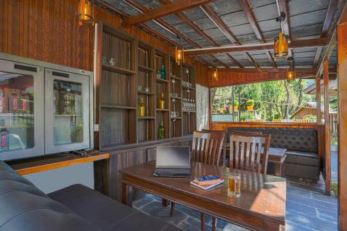 pax hotel rock villa