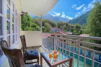 pax hotel rock villa