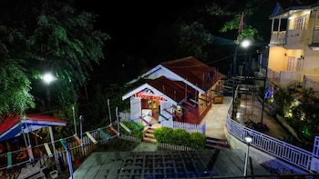 pax hotel rock villa