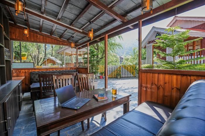 pax hotel rock villa