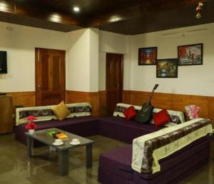 valley gulmohar homestay