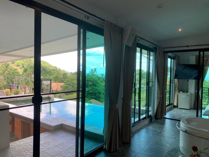 penthouse crystal bay apartments