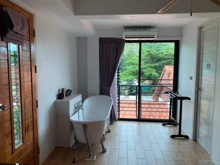 penthouse crystal bay apartments