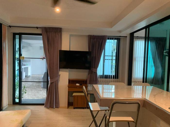 penthouse crystal bay apartments