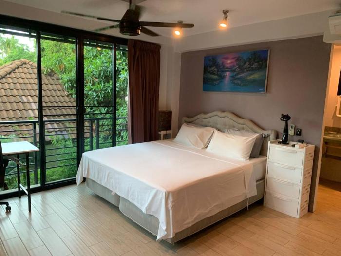 penthouse crystal bay apartments