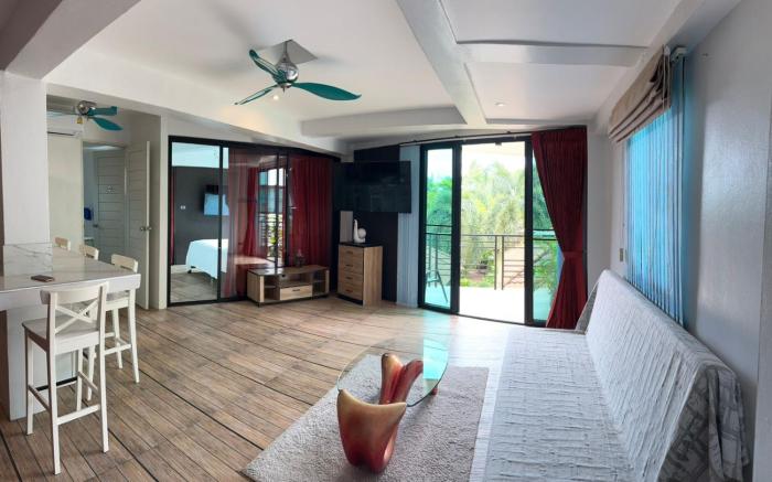 penthouse crystal bay apartments