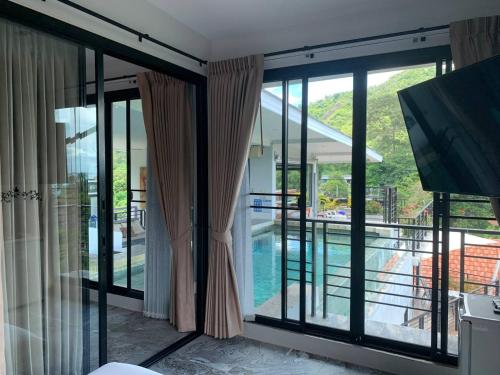 penthouse crystal bay apartments