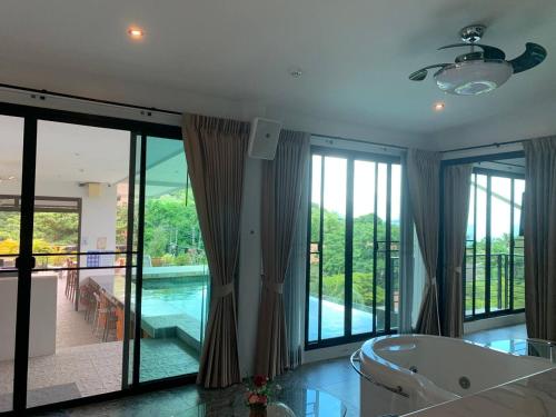 penthouse crystal bay apartments