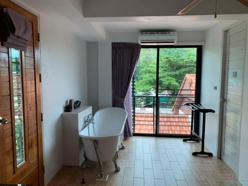 penthouse crystal bay apartments