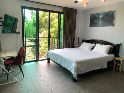 penthouse crystal bay apartments