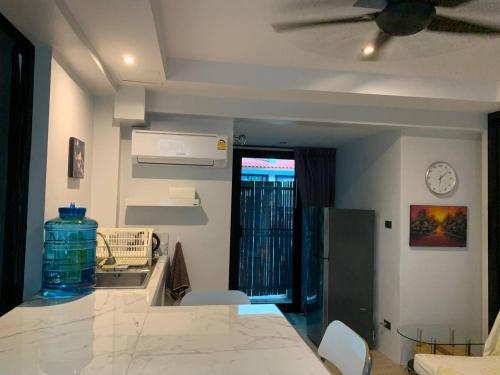 penthouse crystal bay apartments