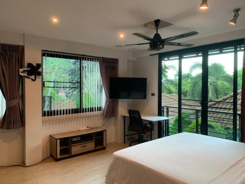 penthouse crystal bay apartments