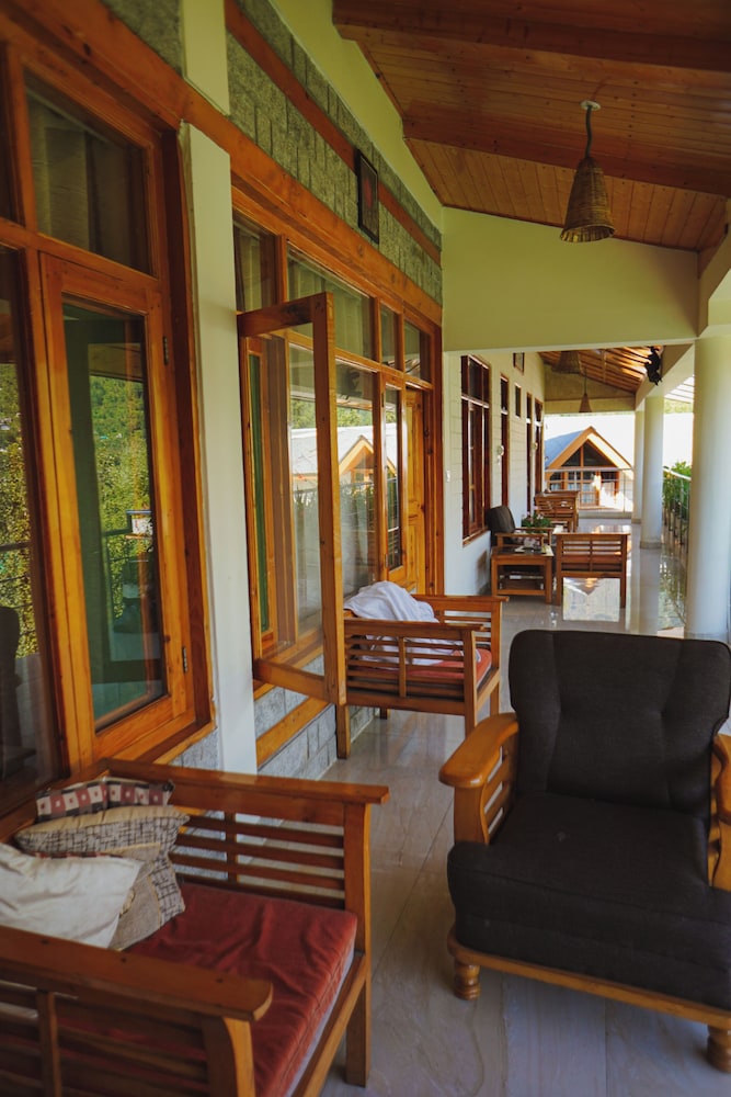 hide in old manali
