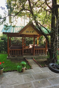 hide in old manali