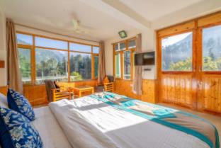 hide in old manali