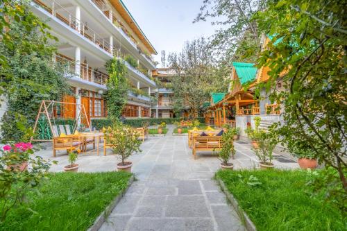 Hide-In Old Manali,,3 star
