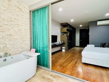 the regent bangtao by resava