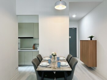 paradigm residence by antlerzone