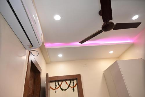 Hotel Royal Radiant,,2 star