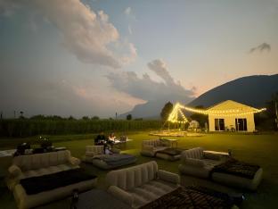 paradise resort and cafe