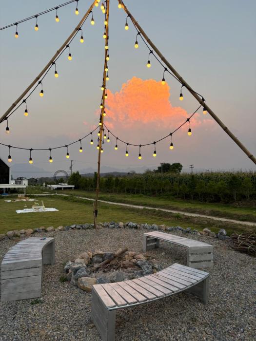 paradise resort and cafe