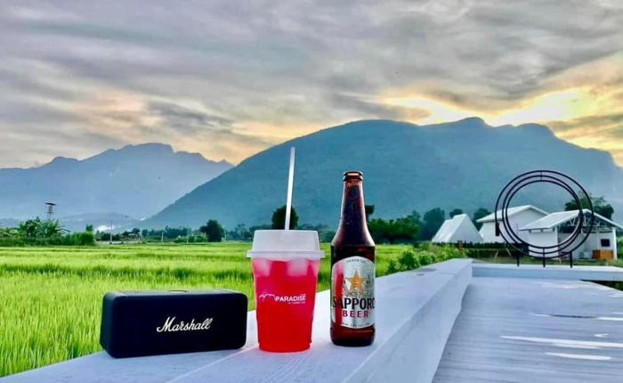 paradise resort and cafe