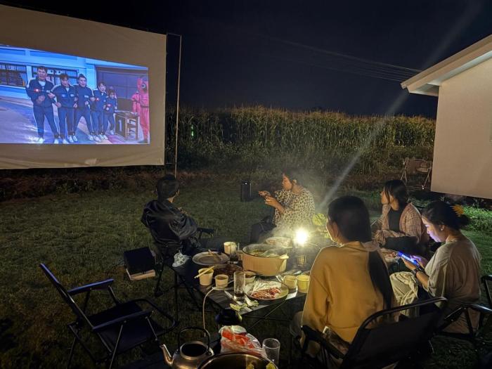 paradise resort and cafe