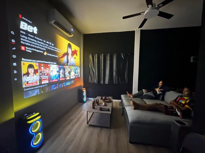 paradise resort and cafe