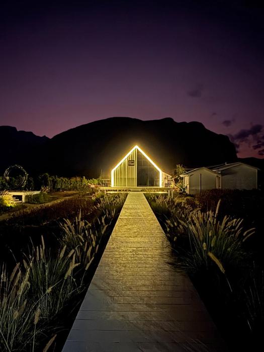 paradise resort and cafe