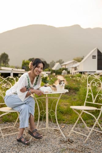 paradise resort and cafe