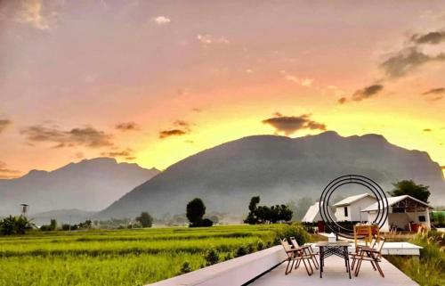 paradise resort and cafe