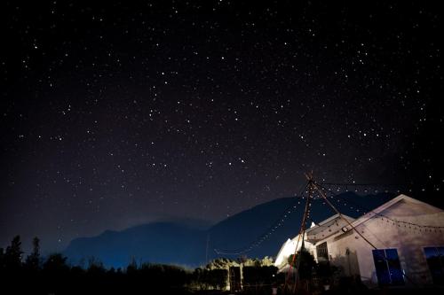 paradise resort and cafe