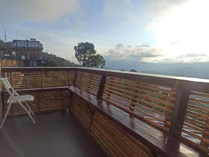 himalayan hobbit house