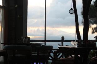 himalayan hobbit house