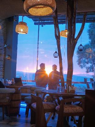 himalayan hobbit house