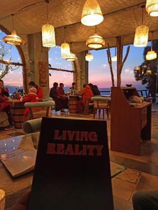 himalayan hobbit house