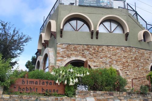Himalayan Hobbit House,,4 star