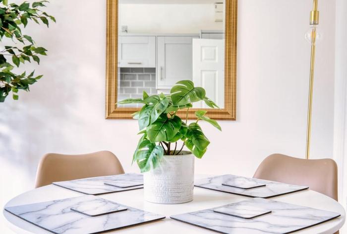 stunning 2 bed city centre and bute park