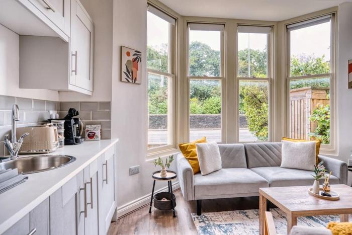 stunning 2 bed city centre and bute park