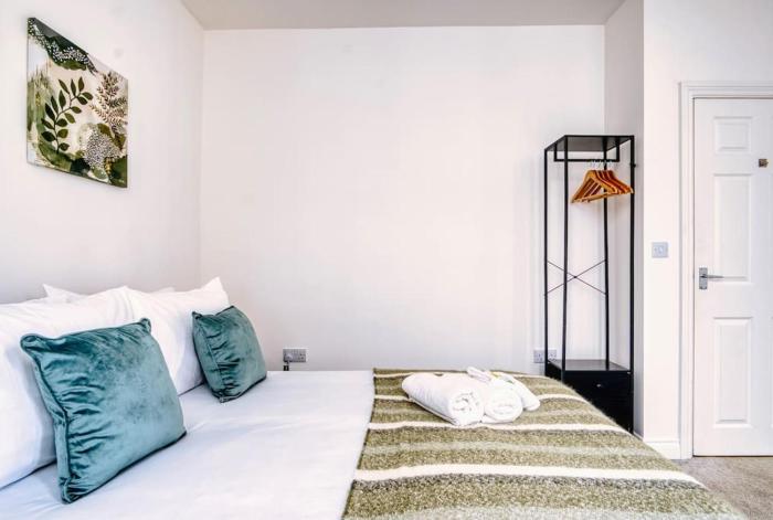 stunning 2 bed city centre and bute park