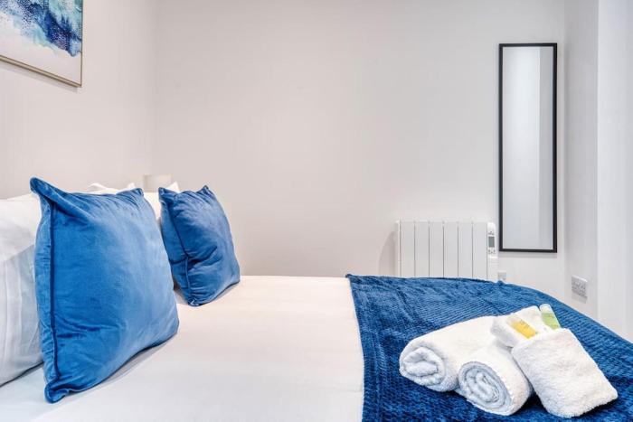 stunning 2 bed city centre and bute park