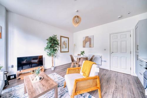 stunning 2 bed city centre and bute park