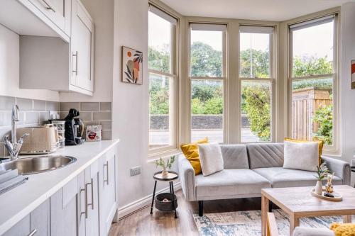 stunning 2 bed city centre and bute park